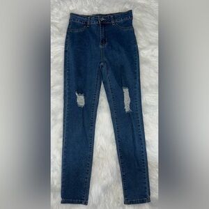 🎄SHEIN Distressed Skinny Jeans